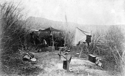 Erstes Lager der John Wesley Powell Expedition, in den Weiden, Green River, Wyoming, 1871 von Elias Olcott Beaman